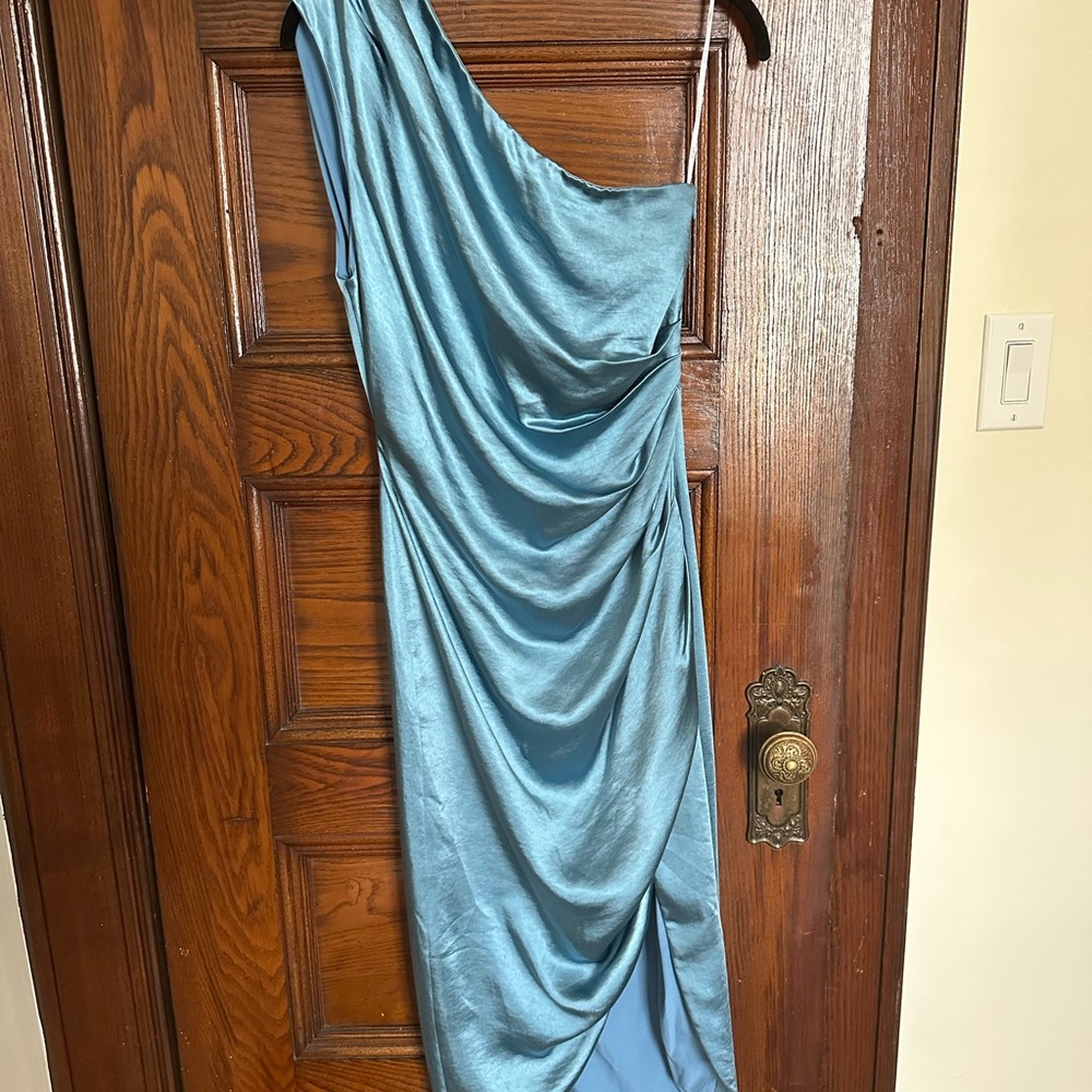ELLIATT CASSINI ONE-SHOULDER ASYMMETRIC RUCHED MIDI DRESS in Blue, size Small